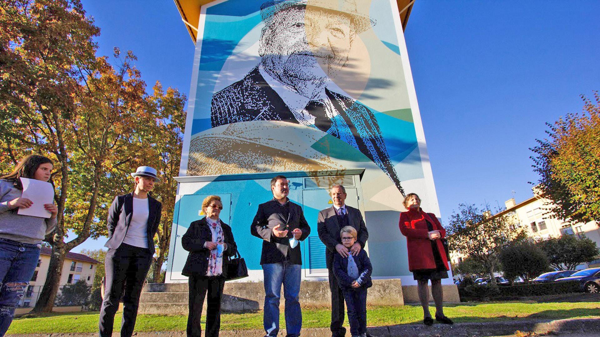 Novo mural é homenagem a antigo guia do Museu da Chapelaria e operário desta indústria