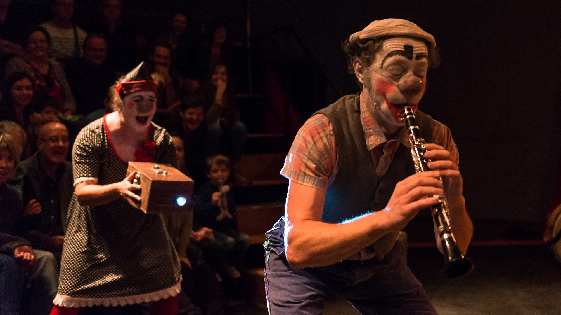 Fim de semana com Novo Circo em Zambujeira do Mar e Teatro em Odemira