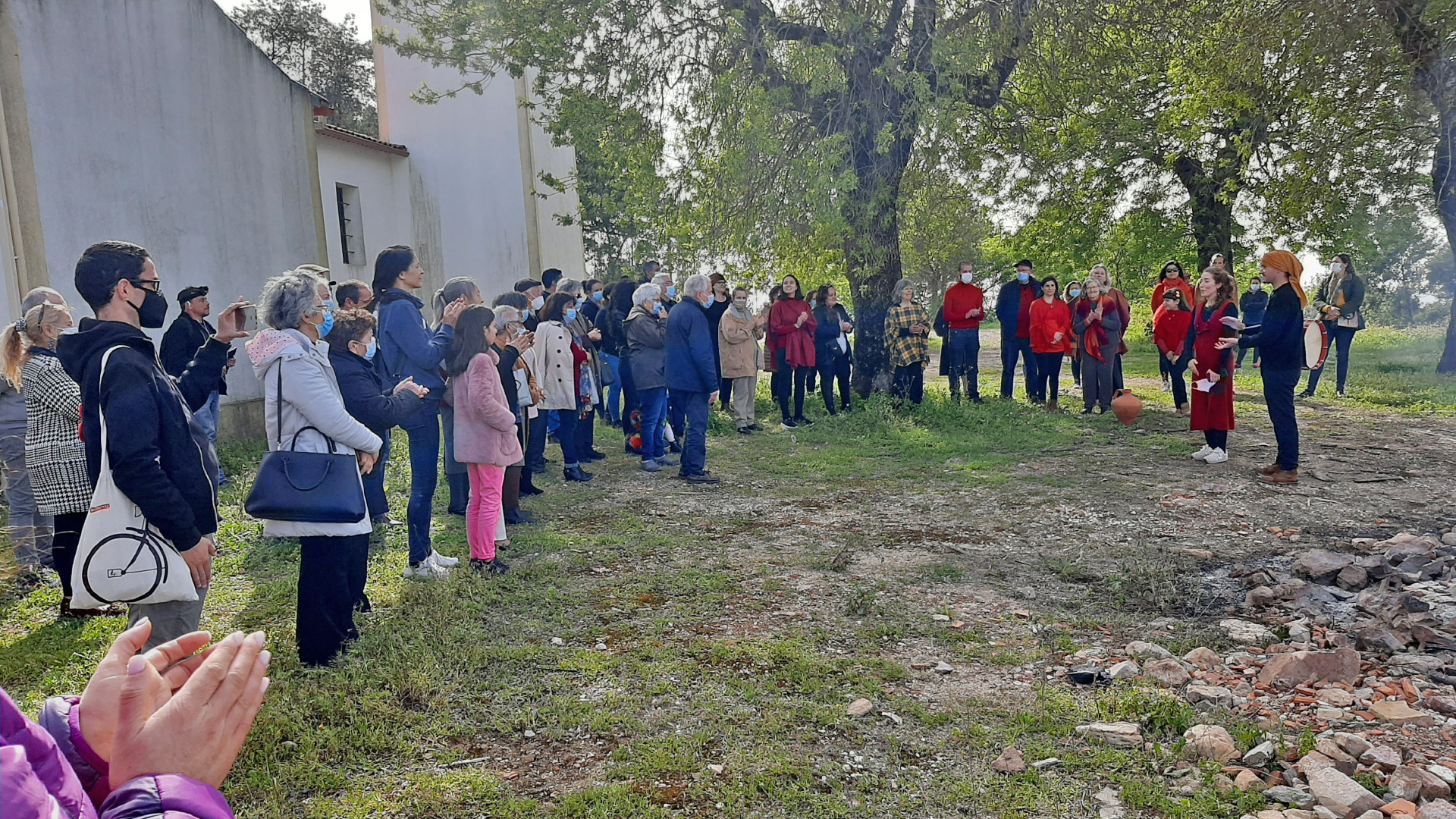 Espetáculo final do projeto de intervenção artística “Vilas Mutantes”