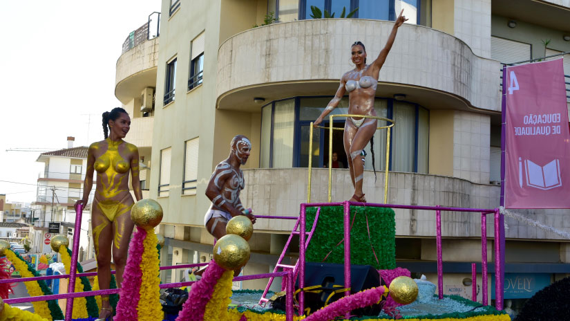 Carnaval de Loulé: Uma festa de cor, música e consciência