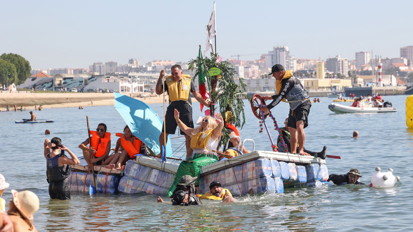 Regata insólita em Setúbal reúne embarcações criativas e ecológicas